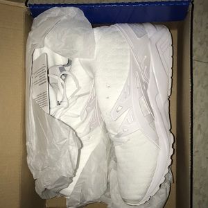 Brand new Asics gel kayano trainer knit
